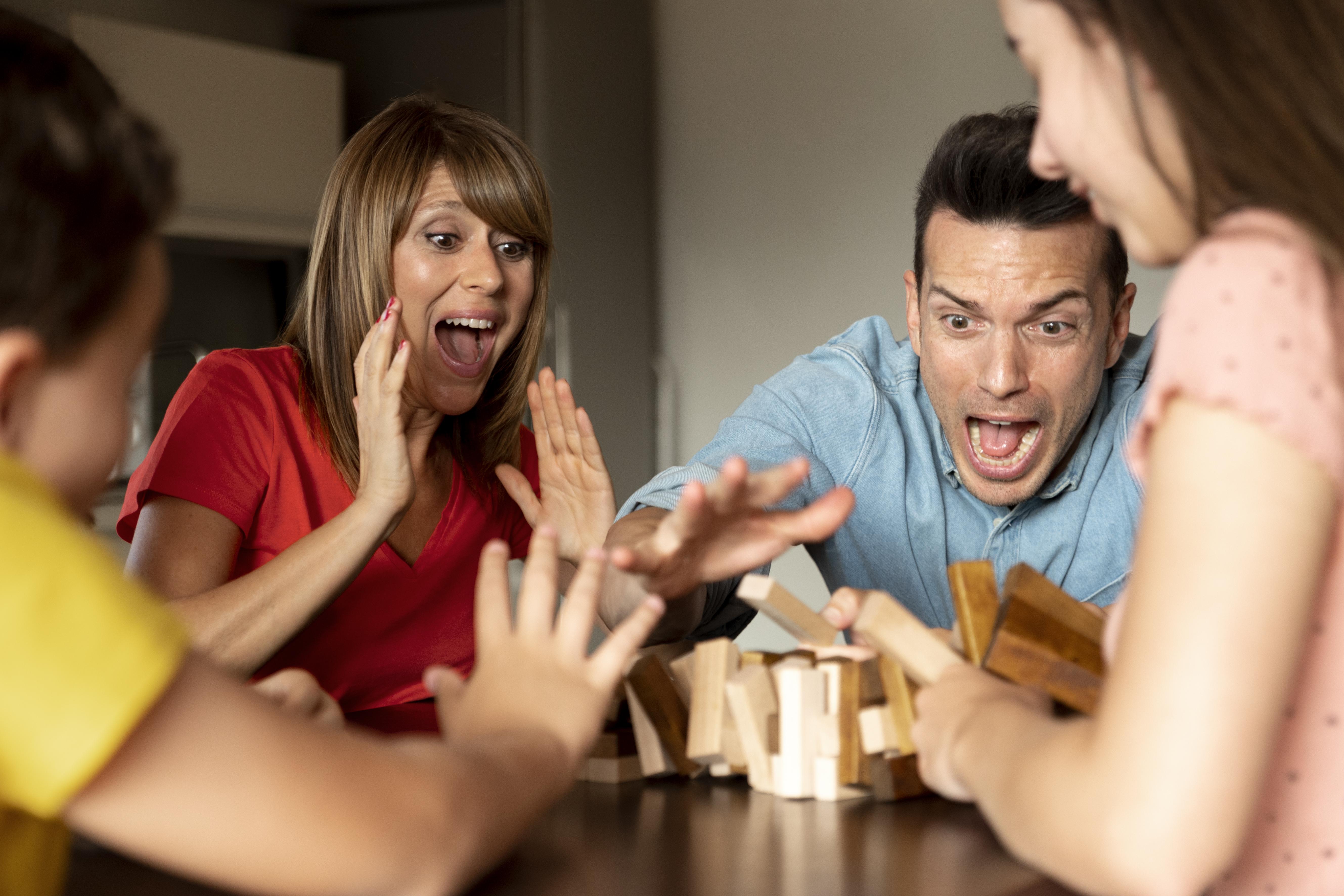 noite de jogos com amigos
