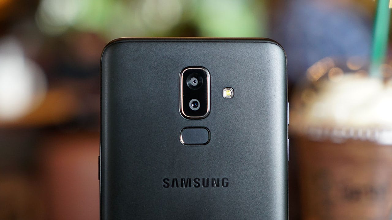 Samsung Galaxy J7 Nel
