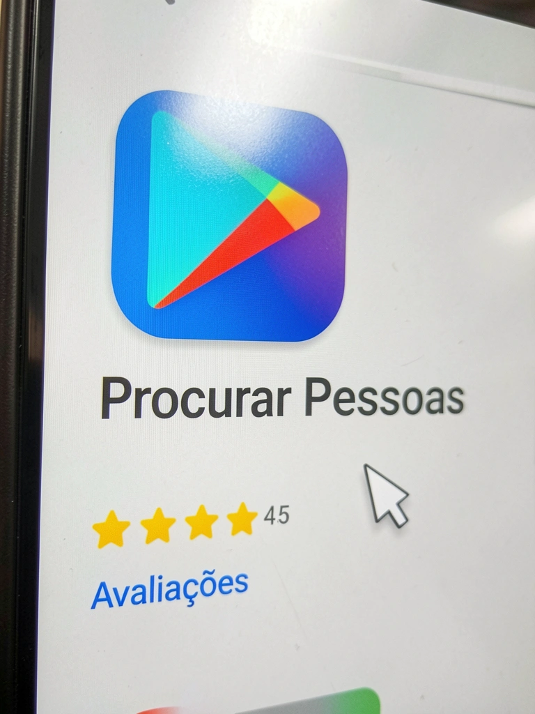 Tela de celular exibindo página do aplicativo Procurar Pessoas na Play Store com botão de instalar e avaliações.