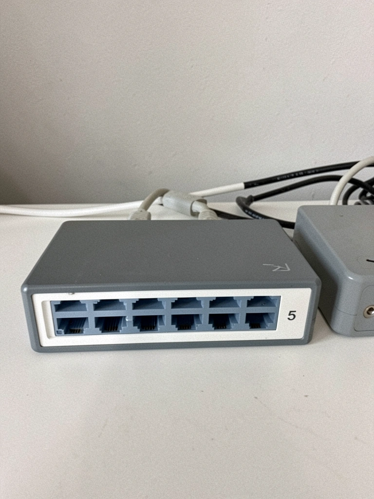 Diagrama de fluxo de dados em switch e hub, com setas indicando direção da informação.